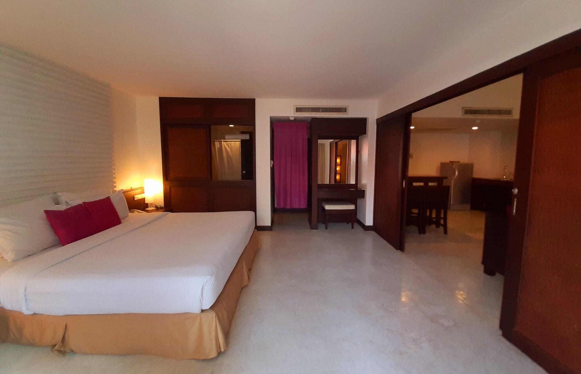Grand Hotel Pattaya Esterno foto