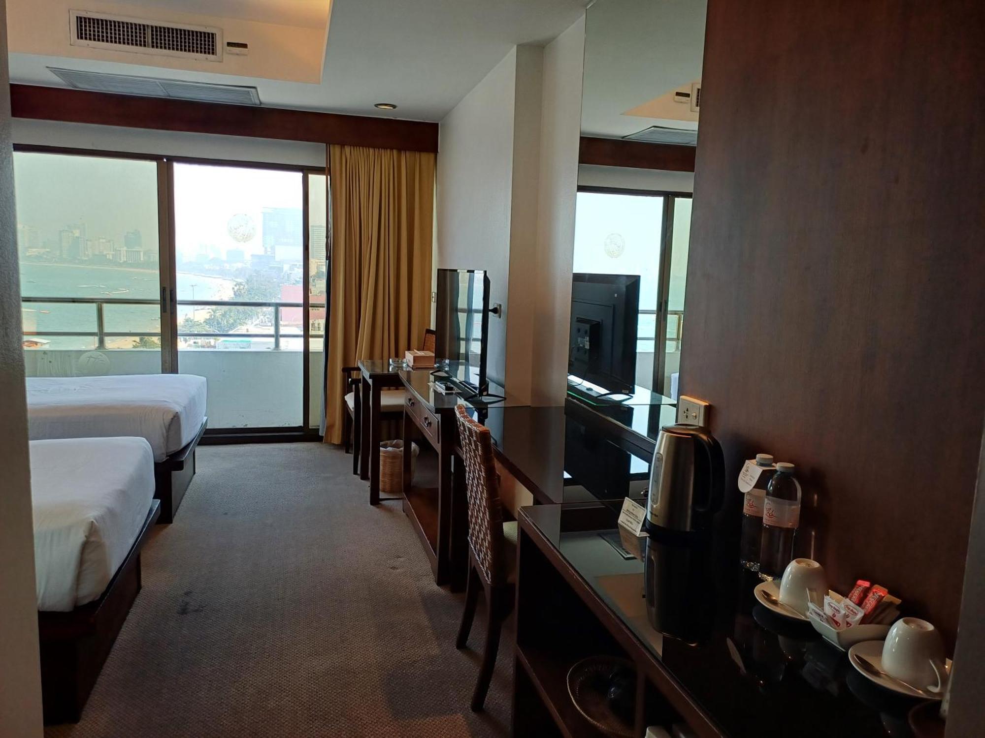 Grand Hotel Pattaya Esterno foto